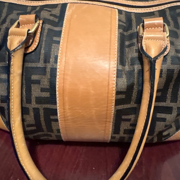 Fendi monogram  purse authentic excellent condition - Picture 6 of 13